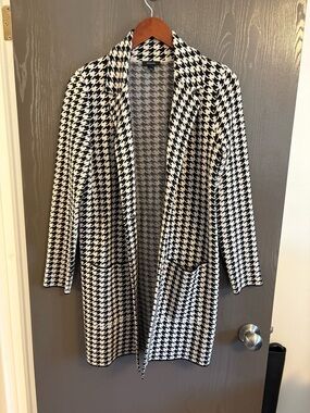 RW&CO. Black and White Houndstooth Knit Cardigan